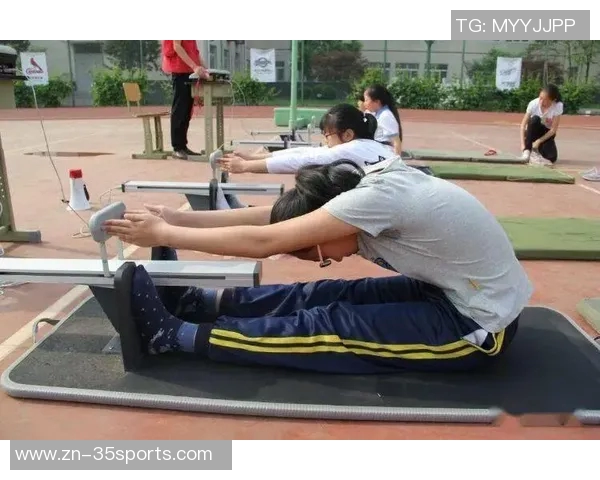 体育中考足球技巧与训练方法全面解析助力学生轻松应对考试挑战